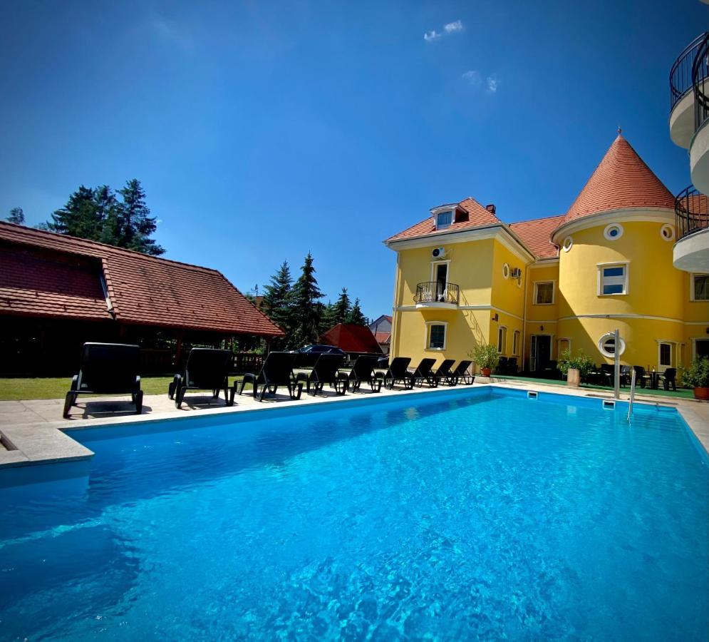 Villa Park Panzio Сильвашварад Экстерьер фото